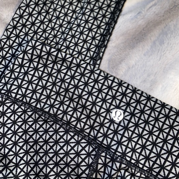 RARE Lululemon leggings - Picture 2 of 7
